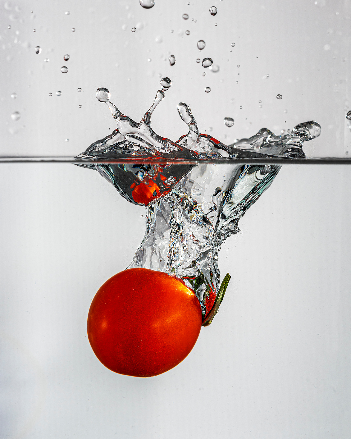 L'eau de tomate : hydratante, antioxydante & apaisante
